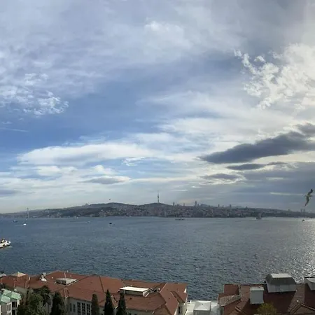 Flat With Excellent Location And View In Beyoglu Apartment *